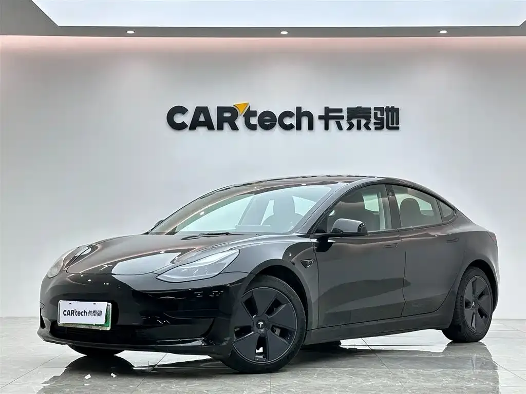 Tesla Model 3 — фото 1