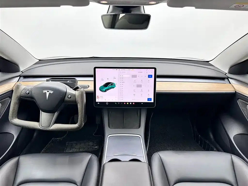 Tesla Model 3 — фото 10