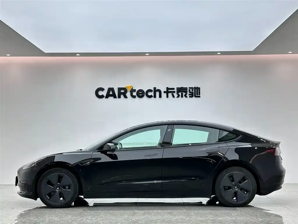 Tesla Model 3 — фото 4