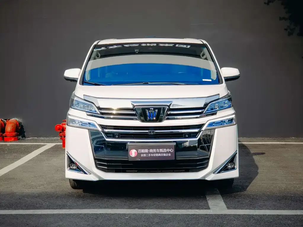 Toyota Vellfire — фото 2