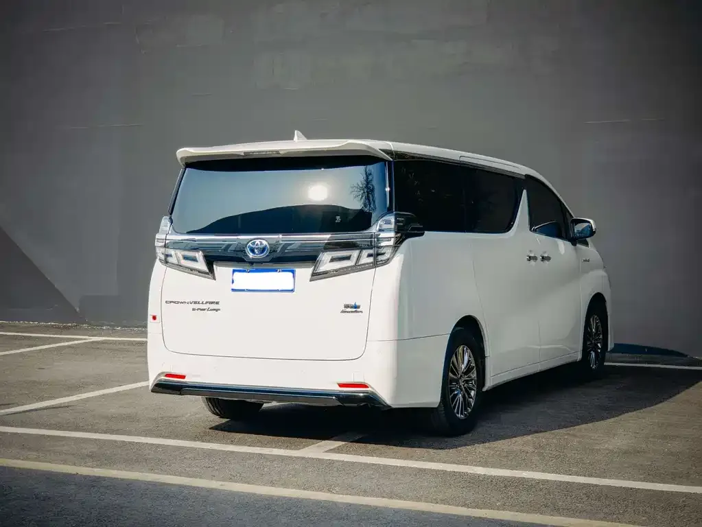 Toyota Vellfire — фото 5