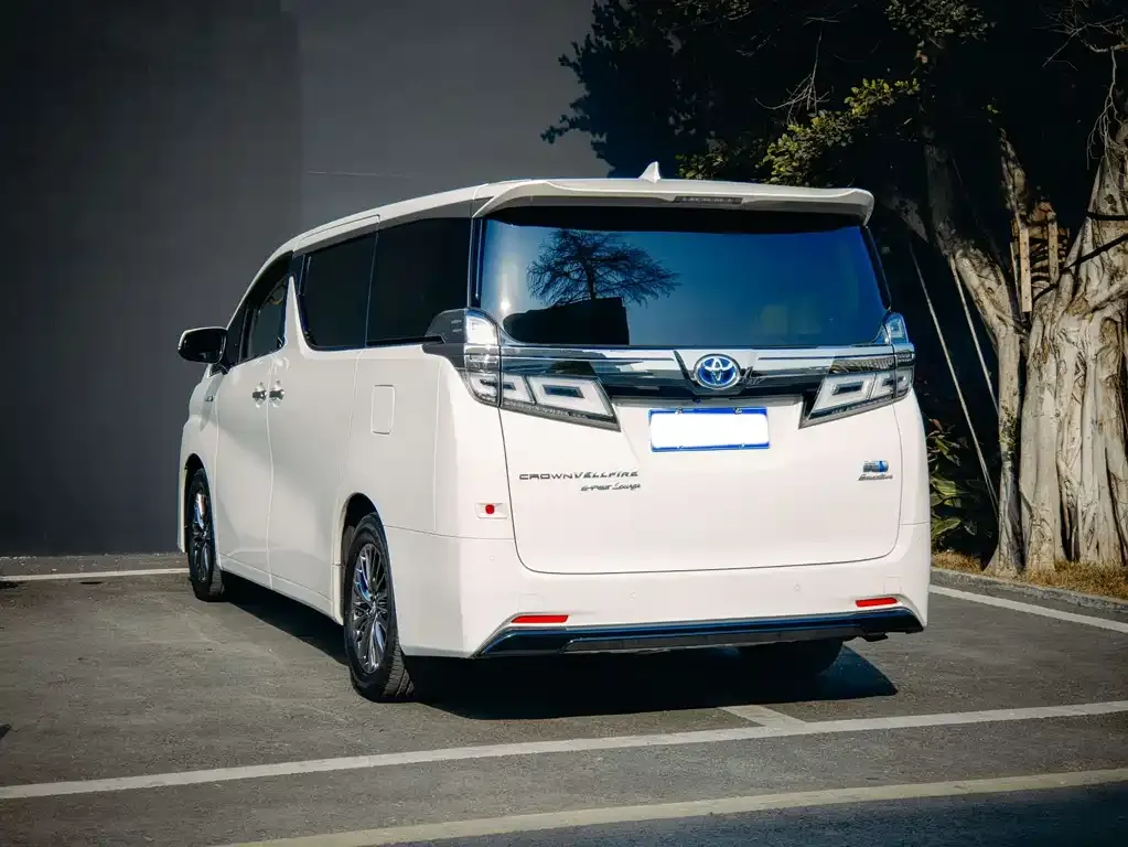 Toyota Vellfire — фото 9