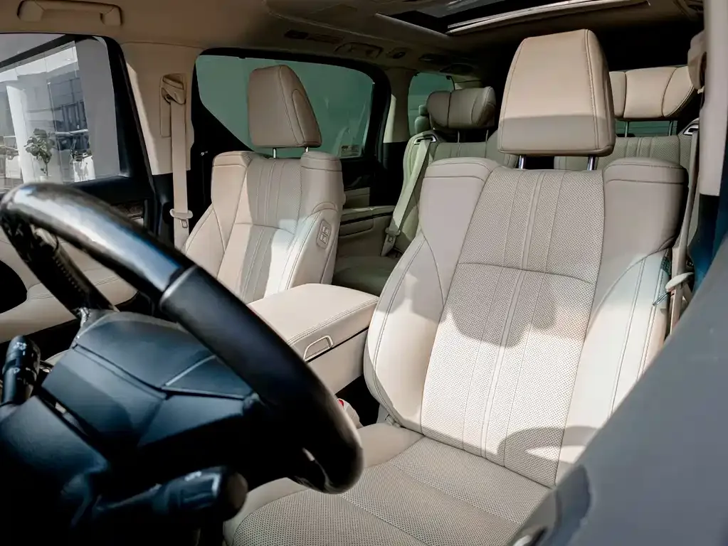 Toyota Vellfire — фото 10