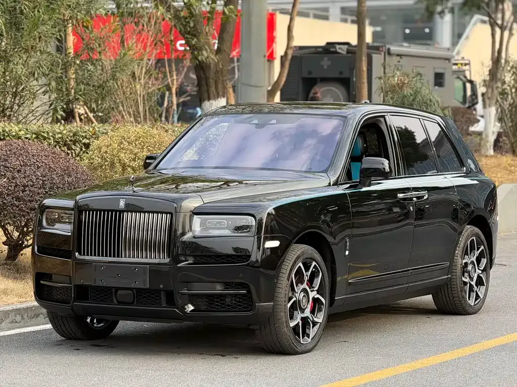 Rolls-Royce Cullinan — фото 1
