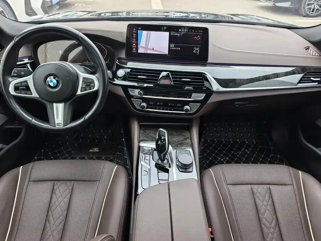 BMW 5 Series — фото 10