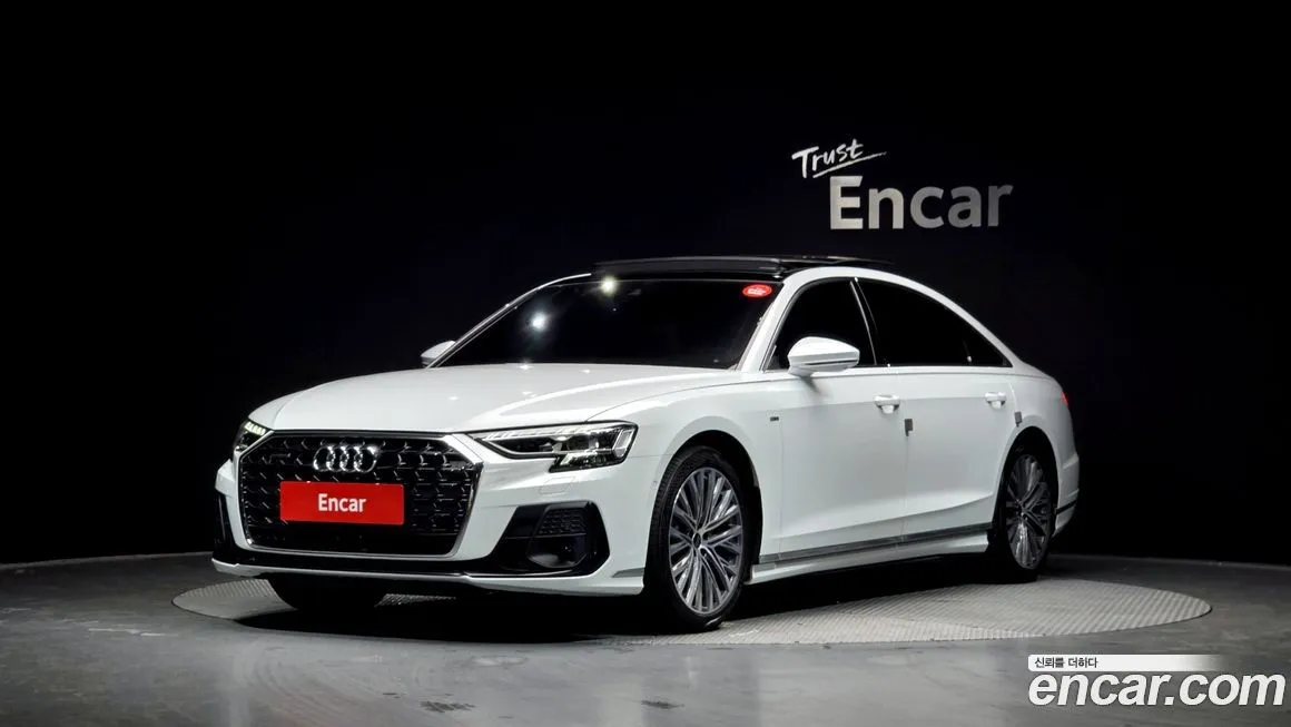 Audi A8 — фото 1