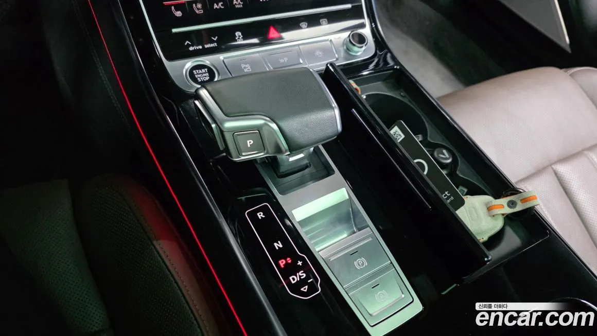 Audi A8 — фото 10