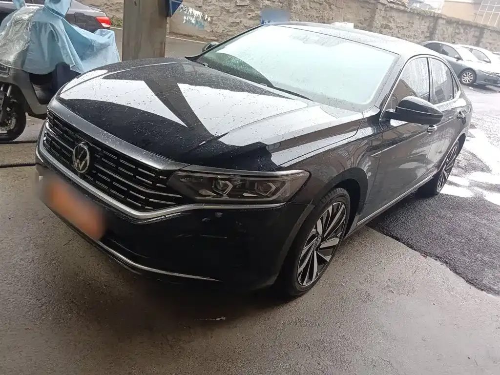 Volkswagen Passat — фото 1