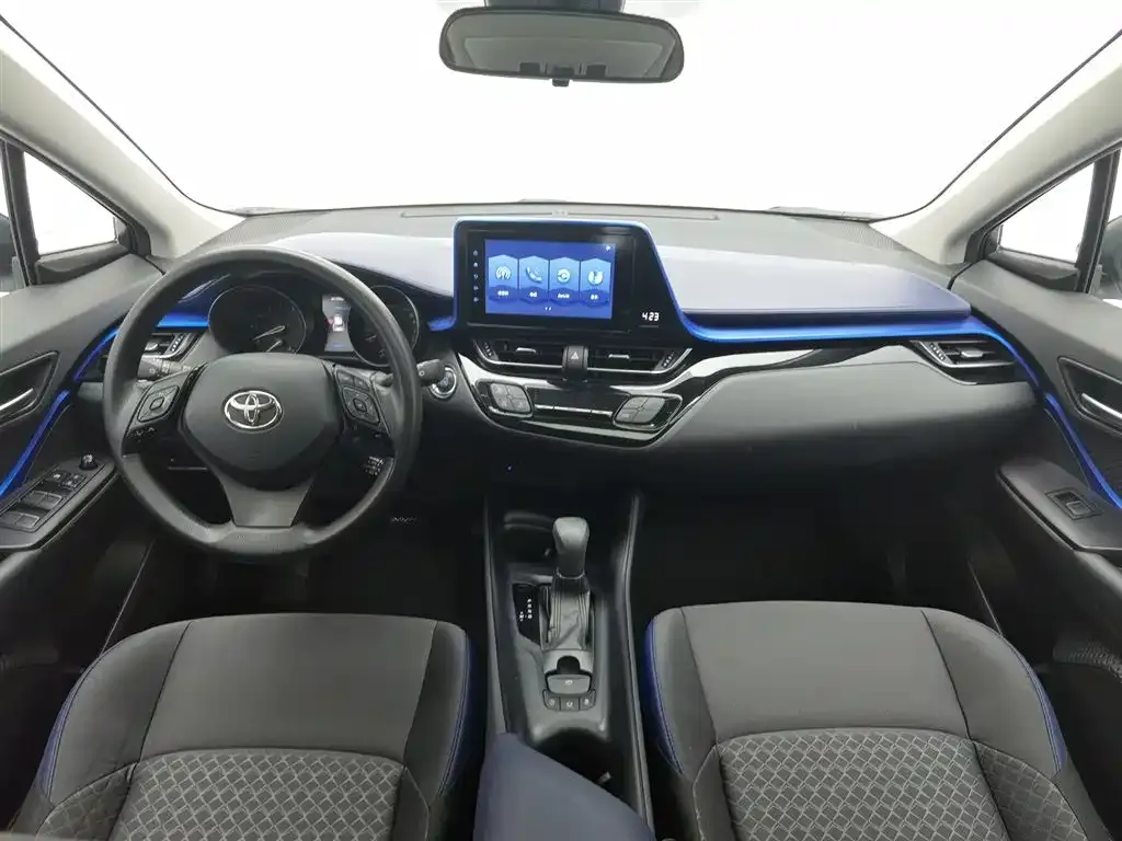 Toyota C-HR — фото 6