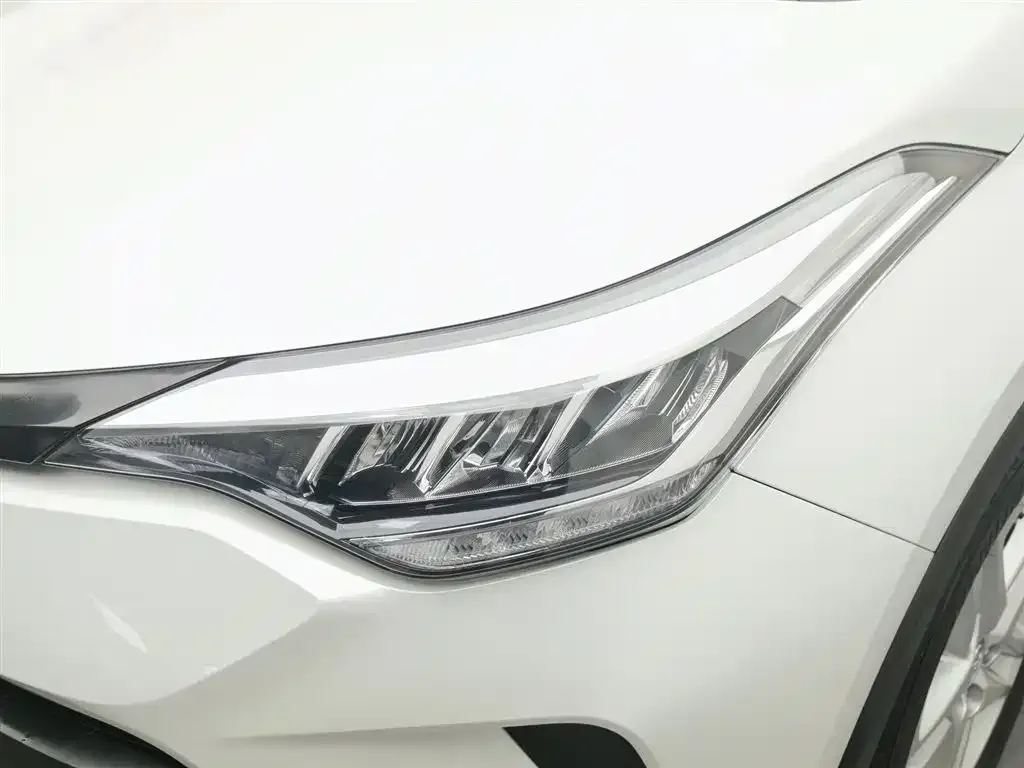 Toyota C-HR — фото 7