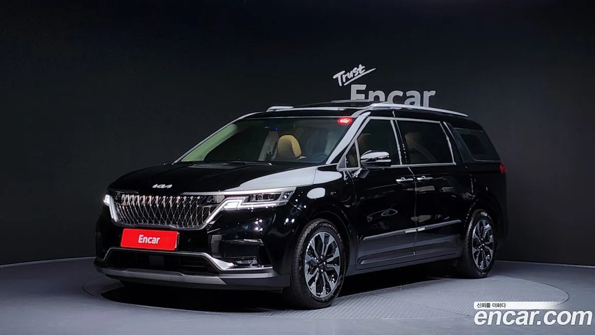 Kia Carnival — фото 1