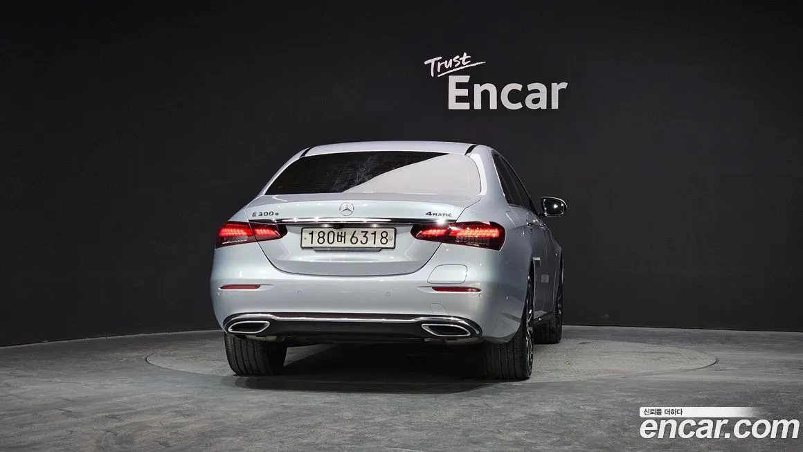 Mercedes-Benz E-Class — фото 4
