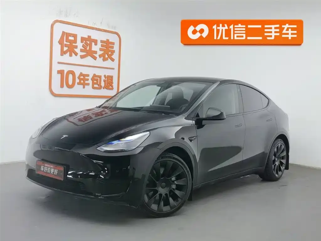 Tesla Model Y — фото 1