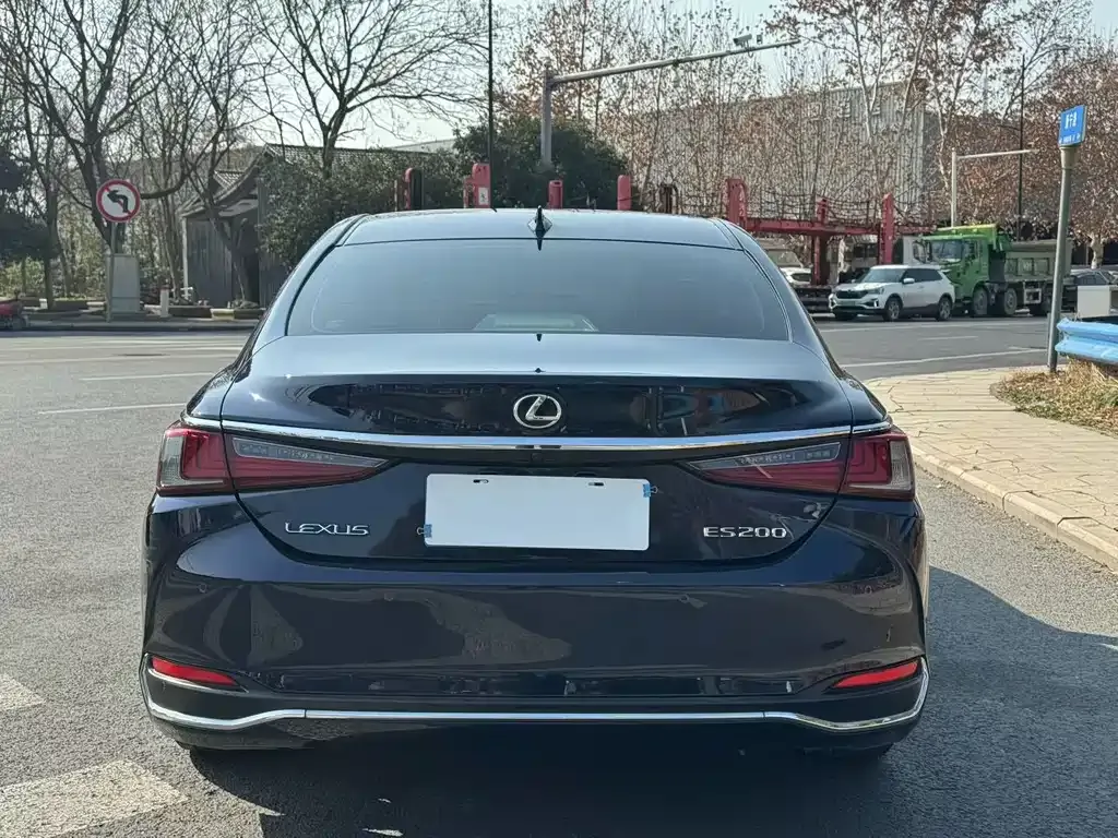 Lexus ES — фото 9