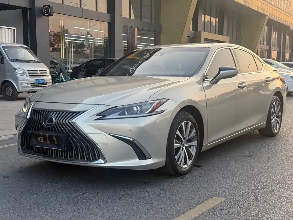 Lexus ES — фото 3