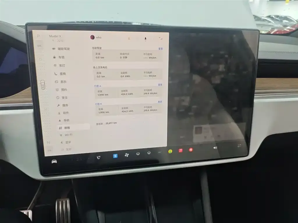 Tesla Model X — фото 7