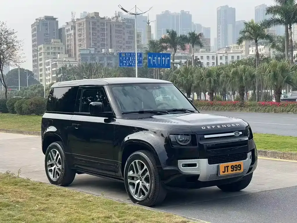 Land Rover Defender — фото 1