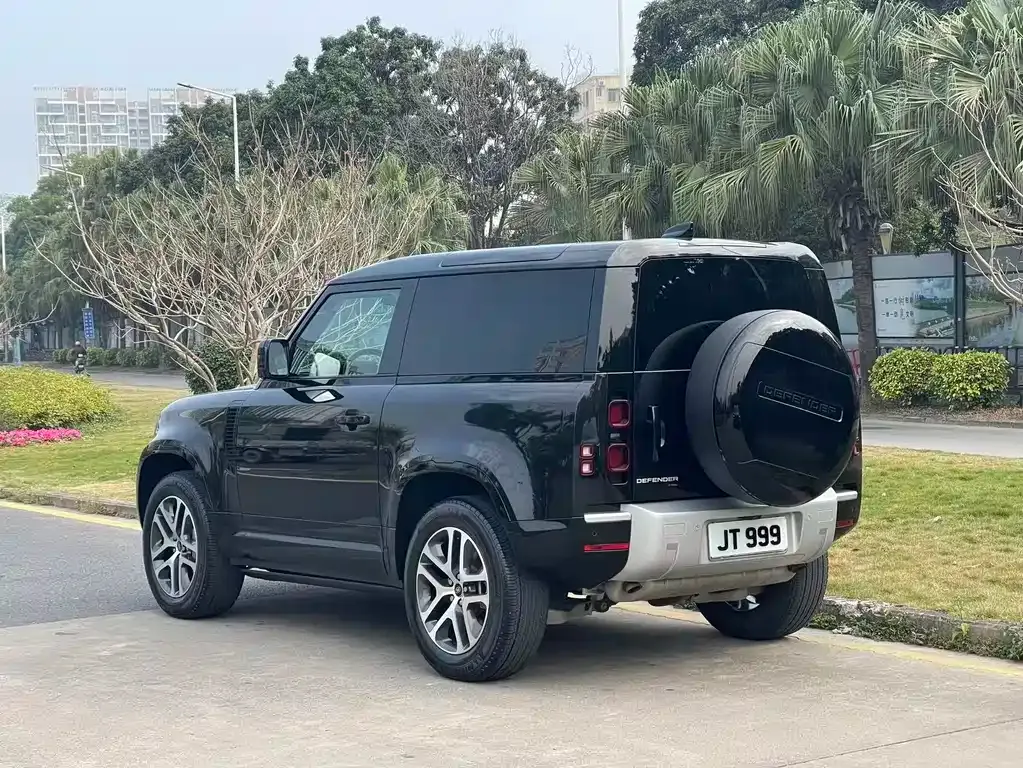 Land Rover Defender — фото 7