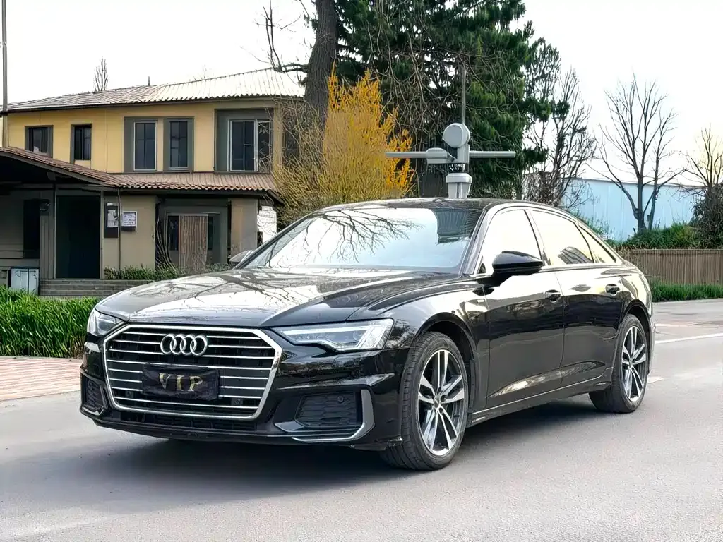 Audi A6L — фото 1