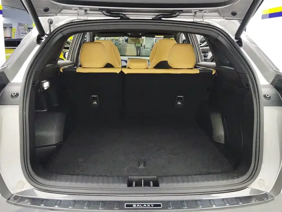 Geely Galaxy L7 — фото 10