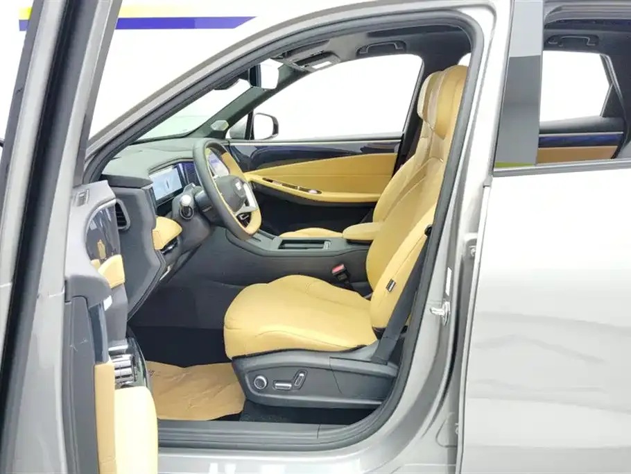 Geely Galaxy L7 — фото 9
