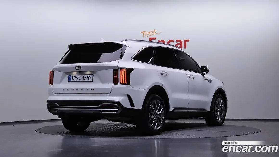 Kia Sorento — фото 6