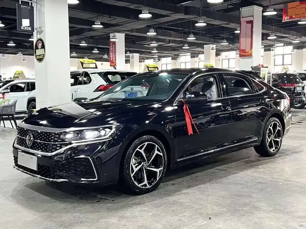 Volkswagen Passat — фото 1
