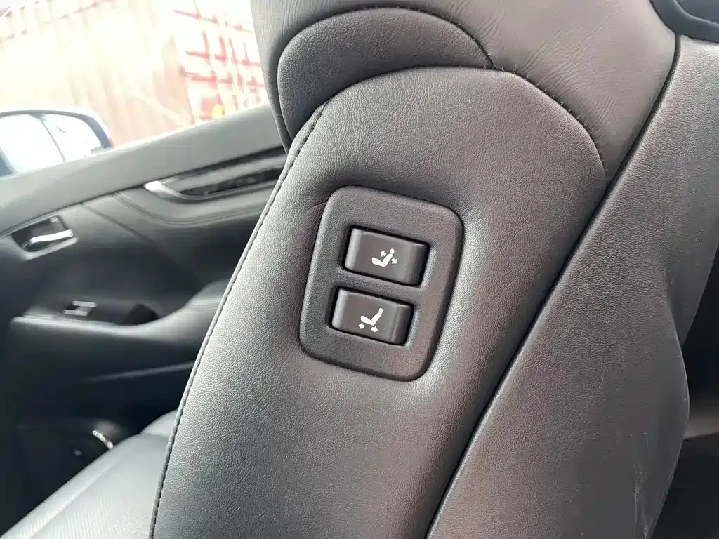 Toyota Vellfire — фото 10