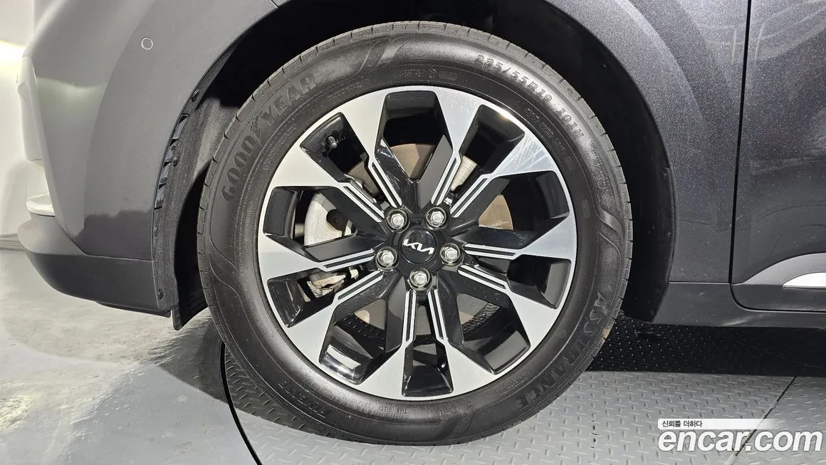 Kia Carnival — фото 10