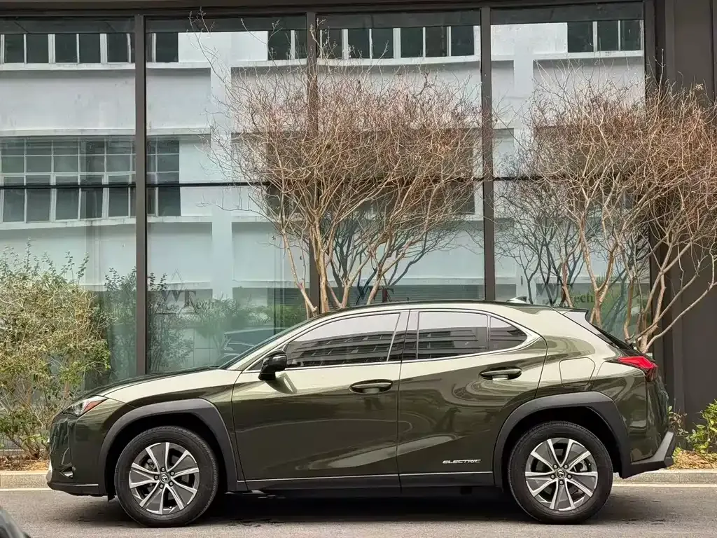 Lexus UX New Energy — фото 7