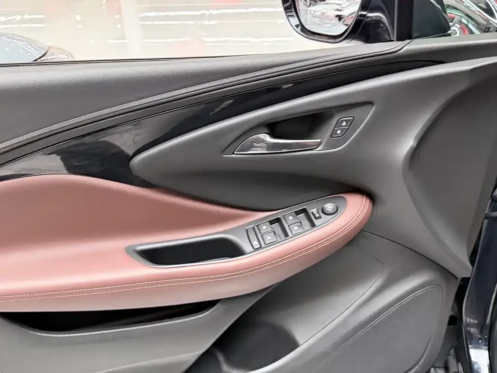 Buick Envision Plus — фото 4