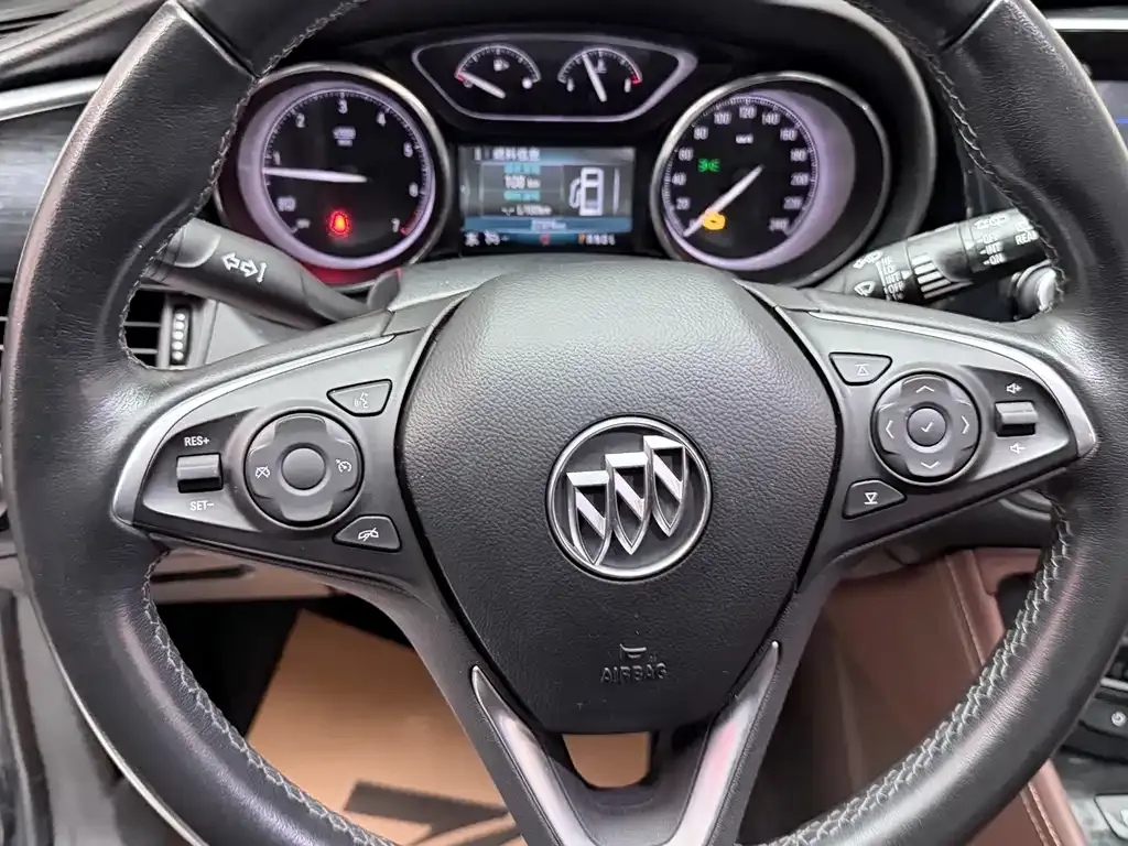 Buick Envision Plus — фото 10