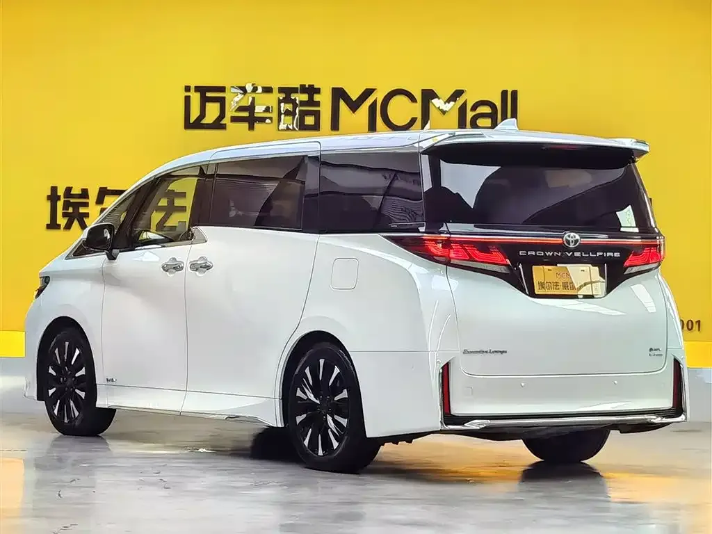Toyota Vellfire — фото 3