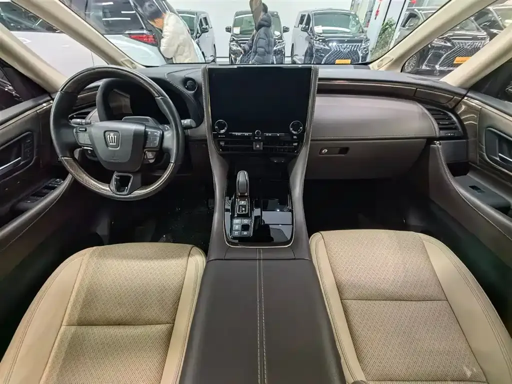Toyota Vellfire — фото 10