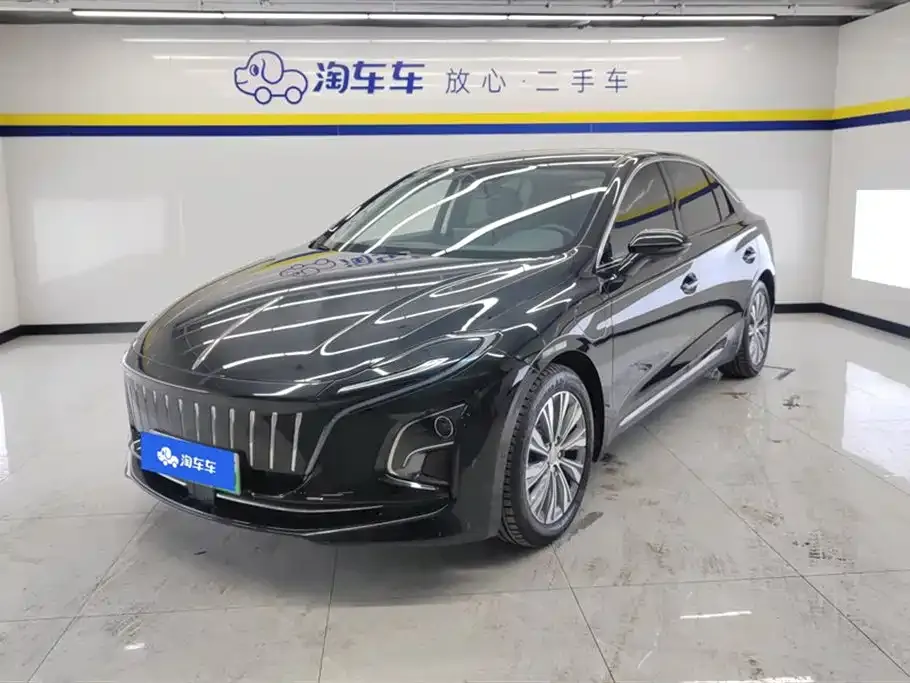 Hongqi E-QM5 — фото 1
