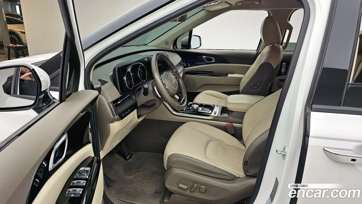 Kia Carnival — фото 4