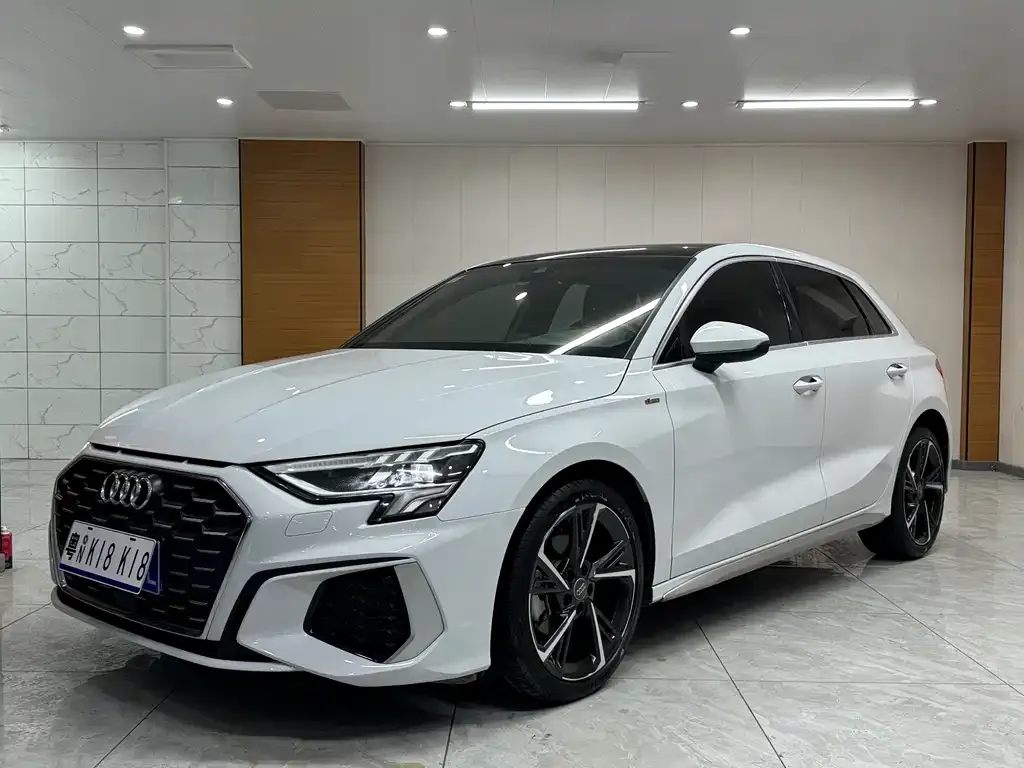 Audi A3 — фото 1