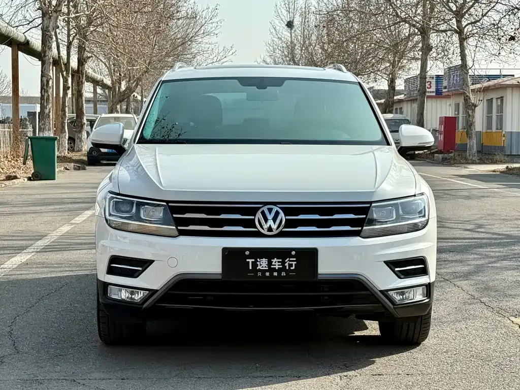 Volkswagen Tiguan L — фото 8