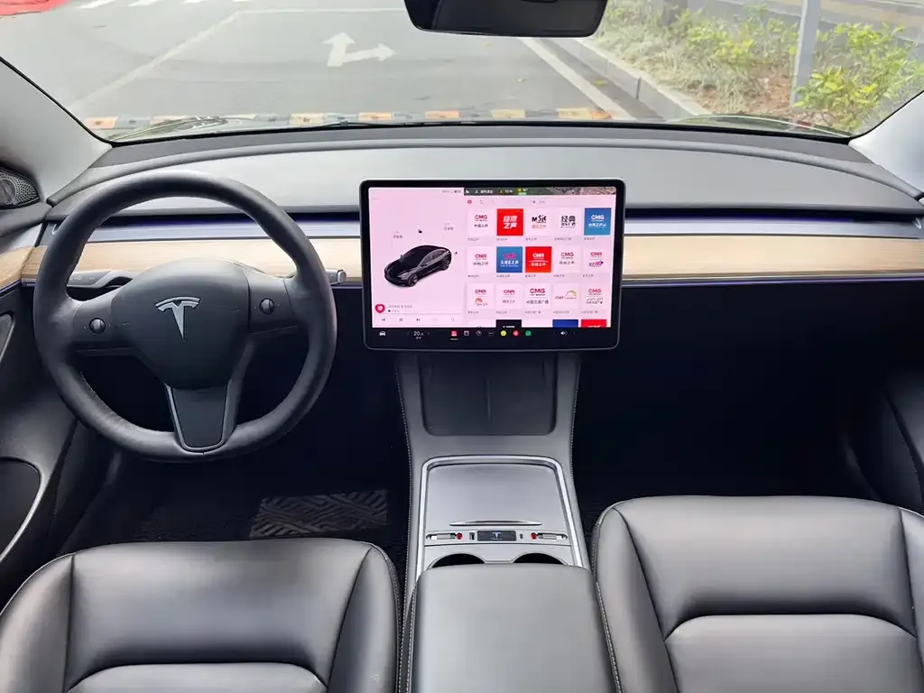 Tesla Model 3 — фото 3