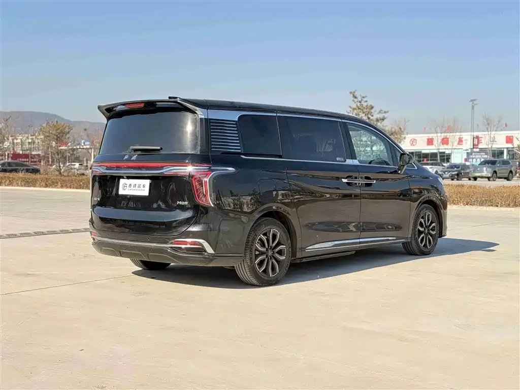 Hongqi HQ9 — фото 10