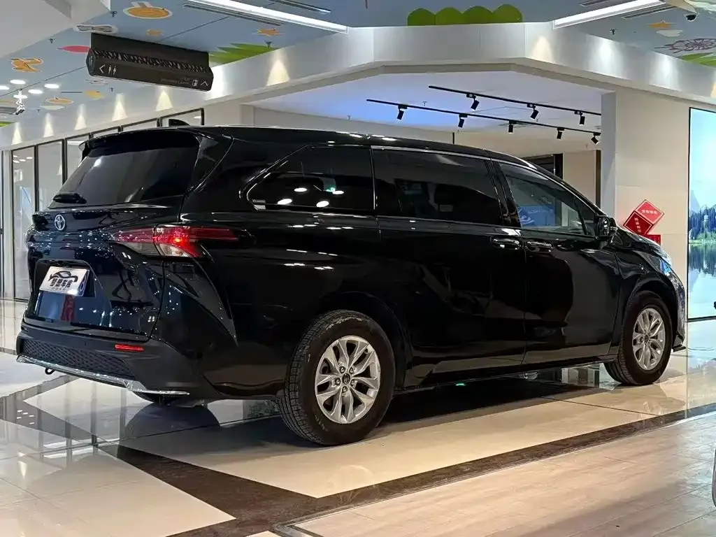 Toyota Granvia — фото 9
