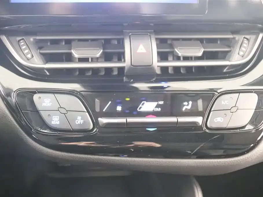 Toyota IZOA — фото 9