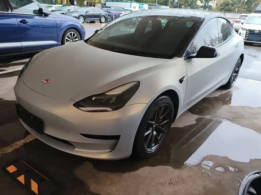 Tesla Model 3 — фото 3