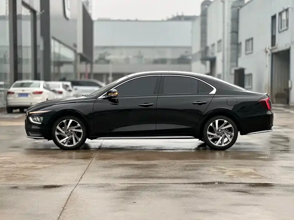Hyundai Mistra — фото 8