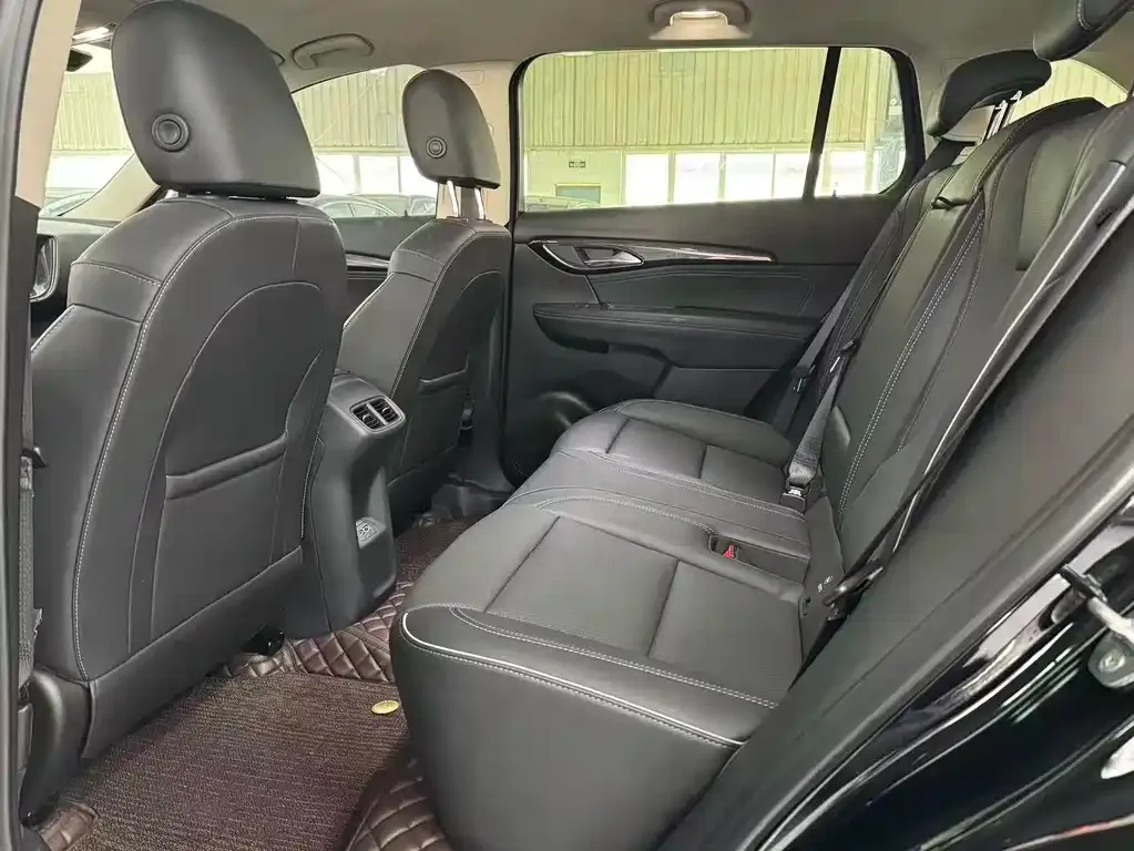 Buick Envision Plus — фото 9