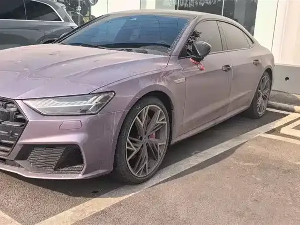 Audi A7L — фото 1
