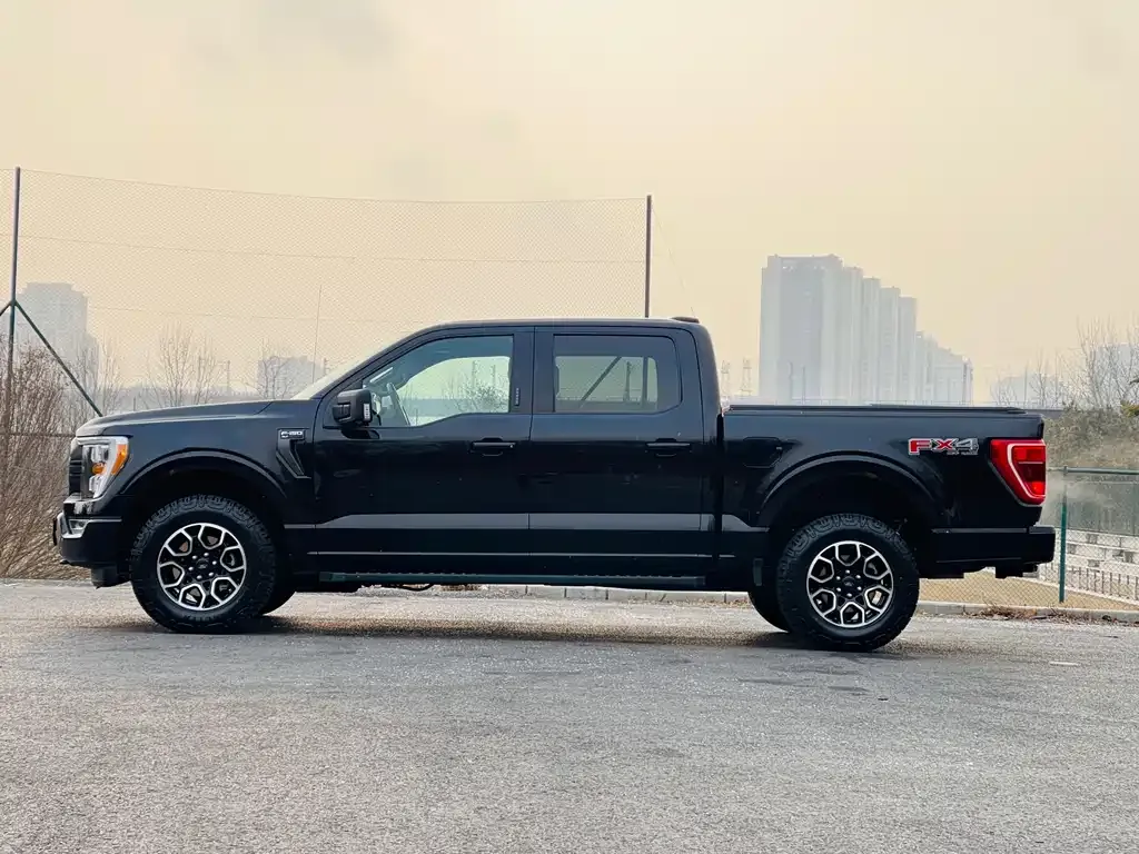 Ford F-150 Raptor — фото 9
