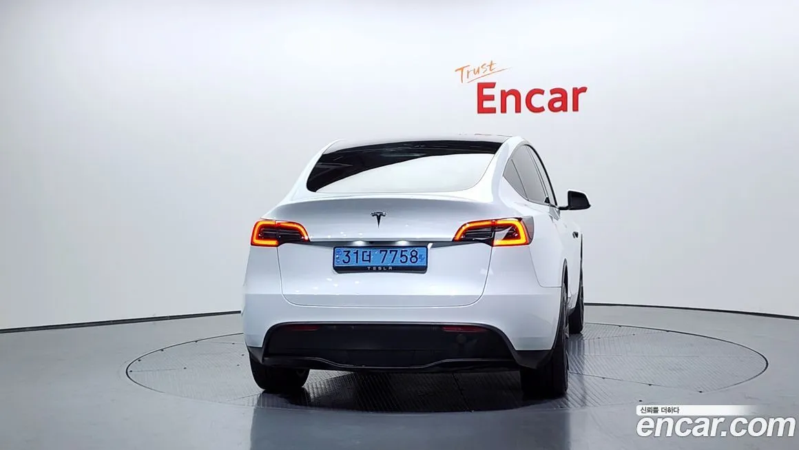 Tesla Model Y — фото 4