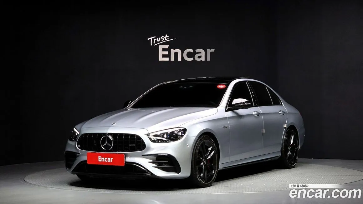 Mercedes-Benz E-Class — фото 1