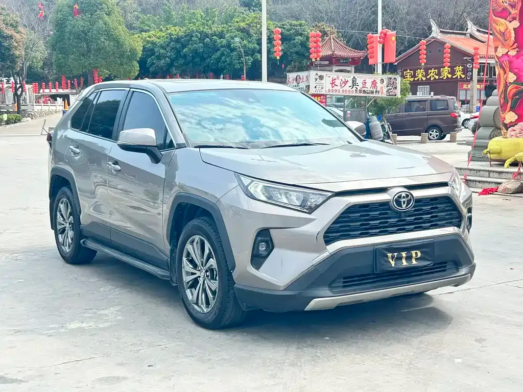 Toyota RAV4 — фото 2